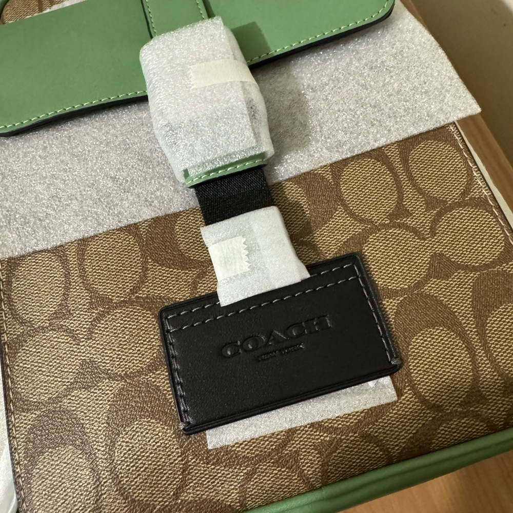 🥰 Track Pack In Colorblock Signature Canvas - Picture 9 of 14